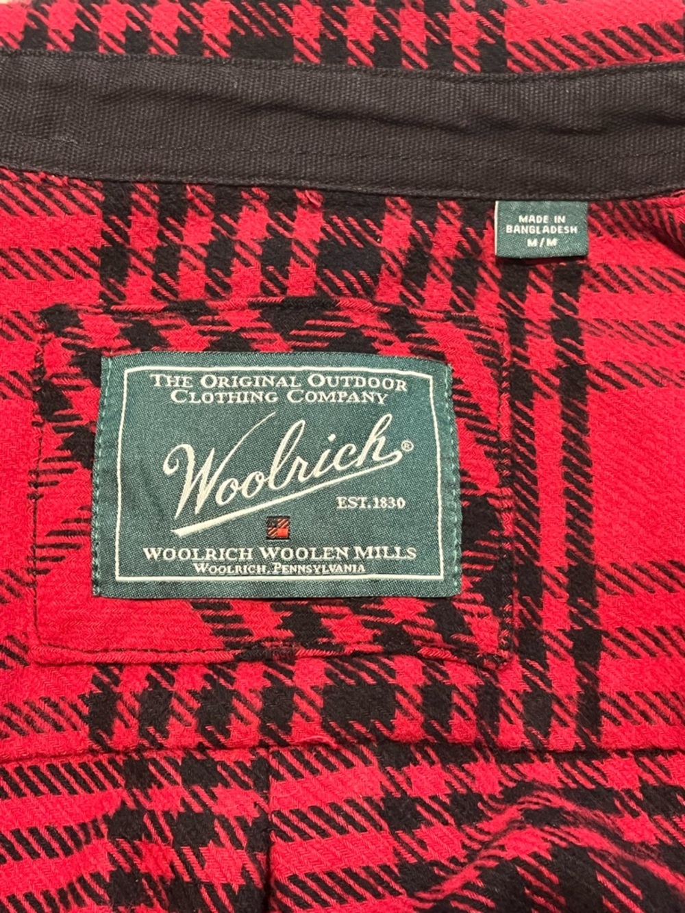 Woolrich Red and Black Plaid Flannel Shirt Jacket with Pockets - Picture 5 of 10